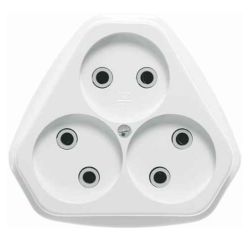 Розетка 3-ая с/п б/з КУНЦЕВО-ЭЛЕКТРО белый