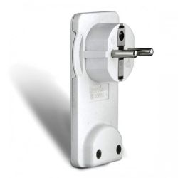 Вилка-невидимка с/з белая, 16А  UNIVersal