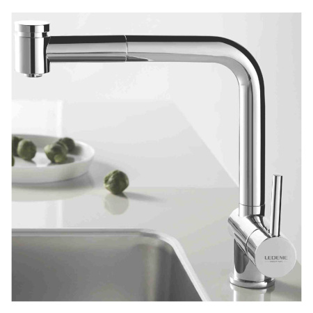 Смеситель для кухни 35 карт.  LEDEME  с бок. ручкой, вых для питьевой воды, с вытяжной лейкой